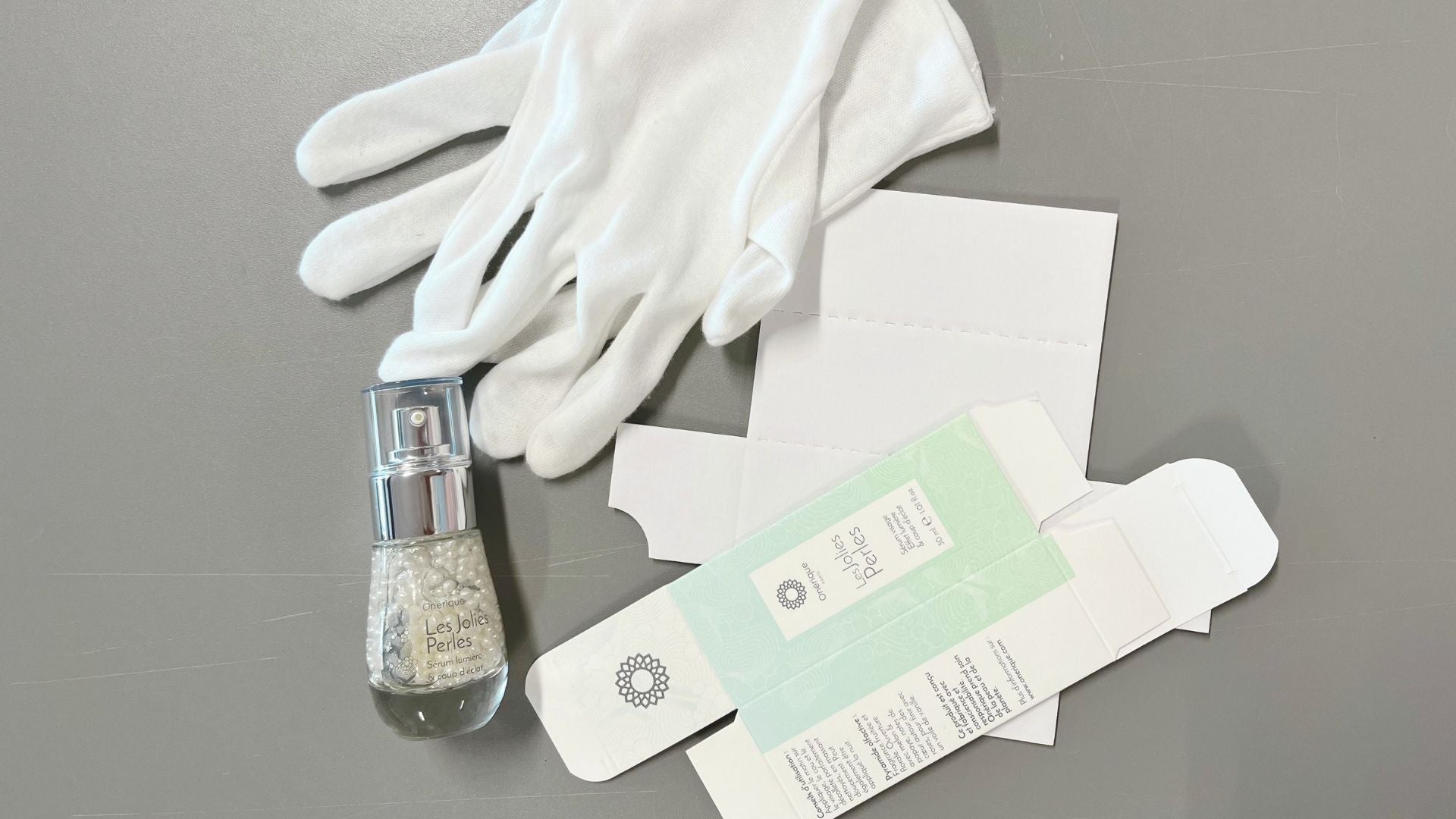Les mains expertes qui œuvrent en coulisses